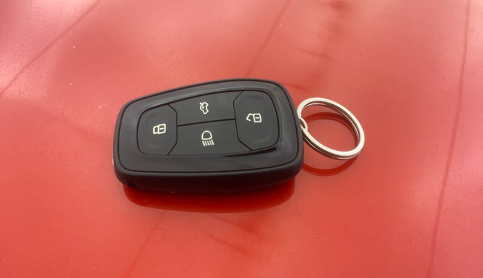 2020 Tata Harrier XZA 2.0L, Diesel, Automatic, 52,353 km, Key Close Up