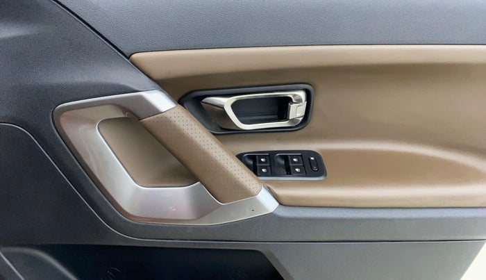 2020 Tata Harrier XZA 2.0L, Diesel, Automatic, 52,353 km, Driver Side Door Panels Control