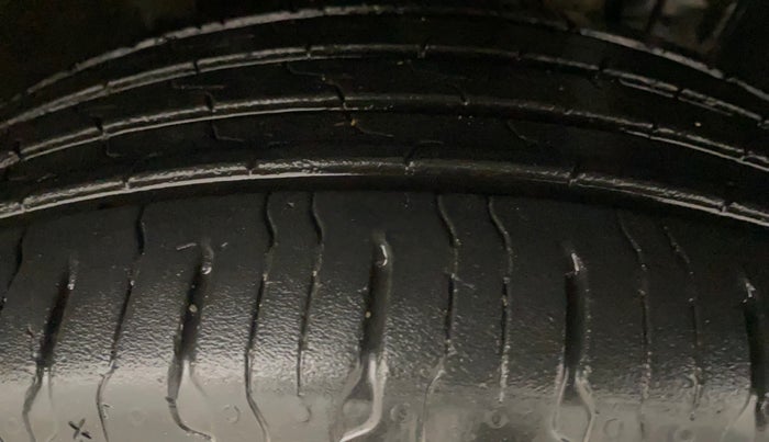 2021 Nissan MAGNITE XL, Petrol, Manual, 46,785 km, Right Front Tyre Tread