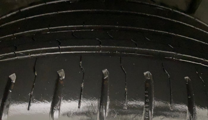 2021 Nissan MAGNITE XL, Petrol, Manual, 46,785 km, Left Rear Tyre Tread