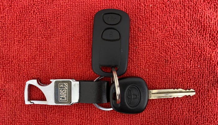 2014 Toyota Etios V, Petrol, Manual, 16,055 km, Key Close Up