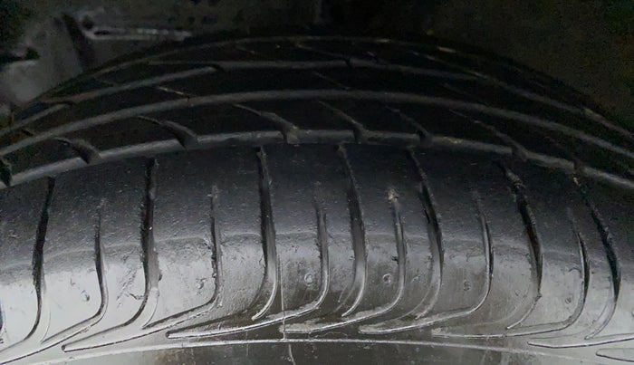 2014 Toyota Etios V, Petrol, Manual, 16,055 km, Left Front Tyre Tread