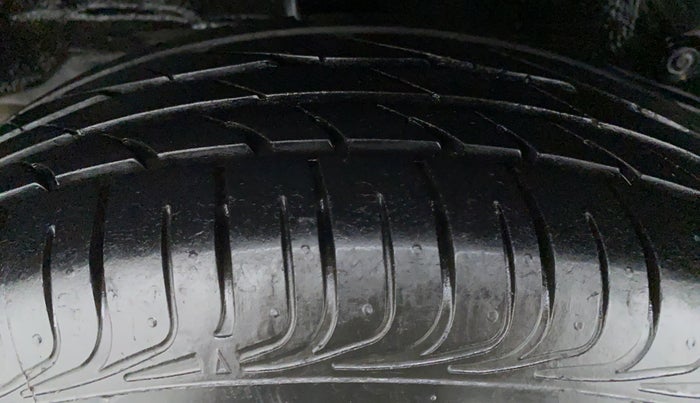 2014 Toyota Etios V, Petrol, Manual, 16,055 km, Right Rear Tyre Tread