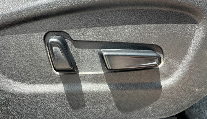 2022 KIA SELTOS GTX PLUS 1.5 DIESEL AT, Diesel, Automatic, 72,808 km, Driver Side Adjustment Panel