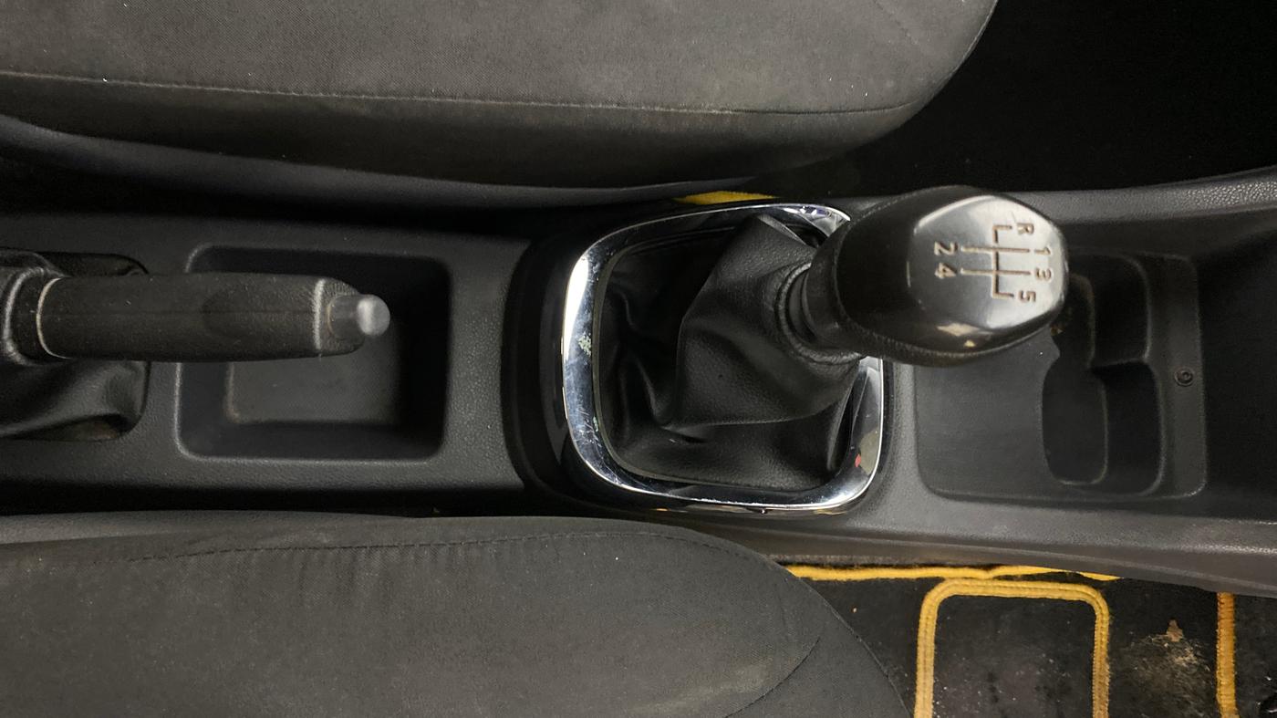 2016 Renault Kwid RXT 0.8, Petrol, Manual, 39,265 km, Gear Lever
