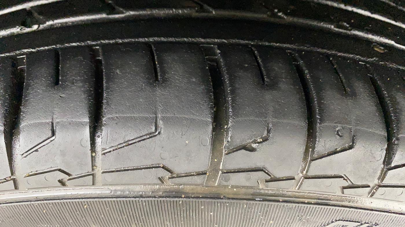 2020 MG HECTOR SHARP 1.5 DCT PETROL, Petrol, Automatic, 96,949 km, Right Front Tyre Tread