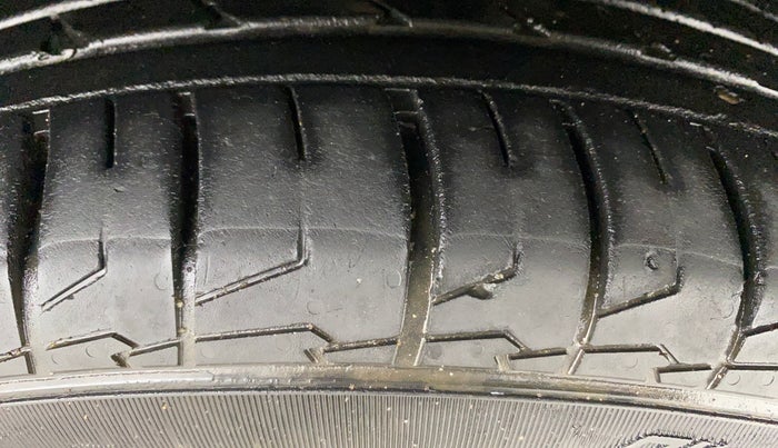 2020 MG HECTOR SHARP 1.5 DCT PETROL, Petrol, Automatic, 96,949 km, Right Front Tyre Tread