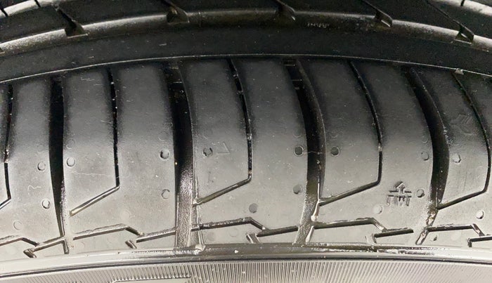 2020 MG HECTOR SHARP 1.5 DCT PETROL, Petrol, Automatic, 96,949 km, Right Rear Tyre Tread