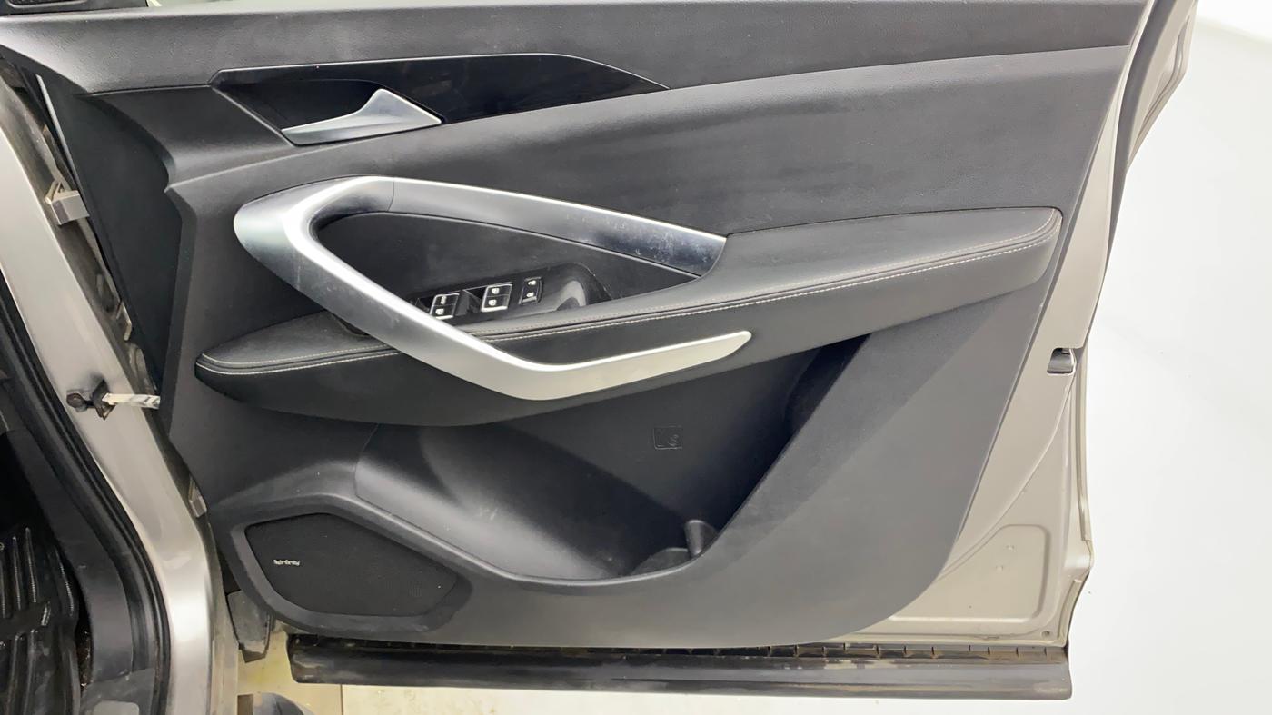 2020 MG HECTOR SHARP 1.5 DCT PETROL, Petrol, Automatic, 96,949 km, Driver Side Door Panels Control
