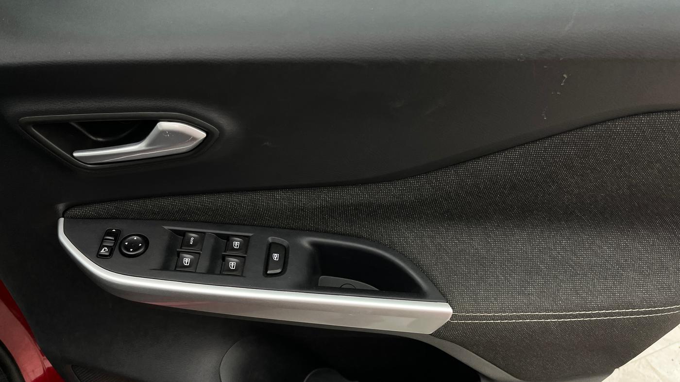 2023 Nissan MAGNITE XV PREMIUM TURBO CVT, Petrol, Automatic, 8,255 km, Driver Side Door Panels Control
