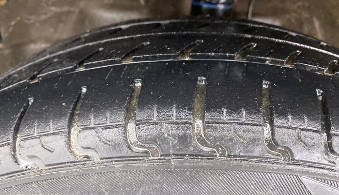 2018 Maruti Wagon R 1.0 VXI, Petrol, Manual, 36,658 km, Left Front Tyre Tread