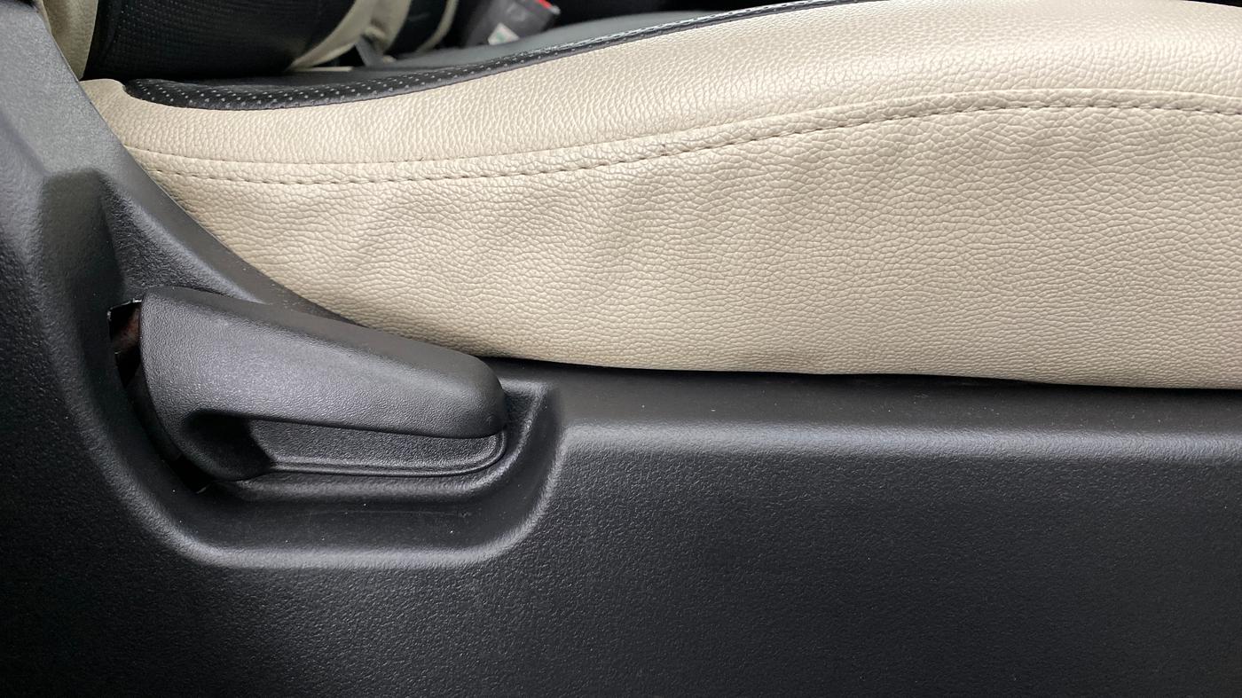2018 Maruti Wagon R 1.0 VXI, Petrol, Manual, 36,658 km, Driver Side Adjustment Panel