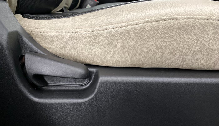 2018 Maruti Wagon R 1.0 VXI, Petrol, Manual, 36,658 km, Driver Side Adjustment Panel