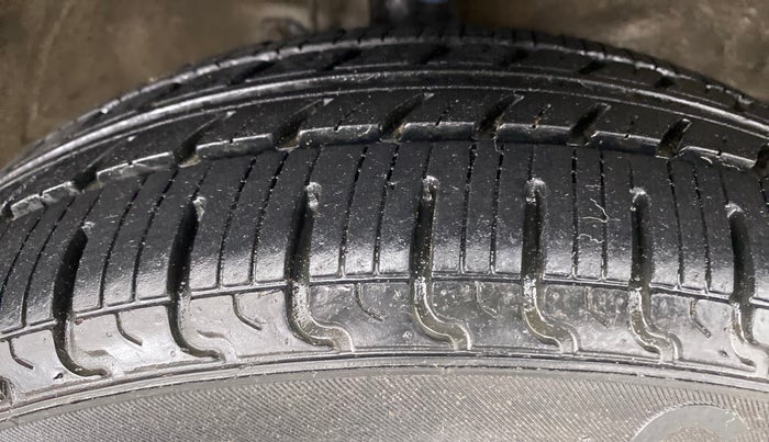 2018 Maruti Wagon R 1.0 VXI, Petrol, Manual, 36,658 km, Right Front Tyre Tread