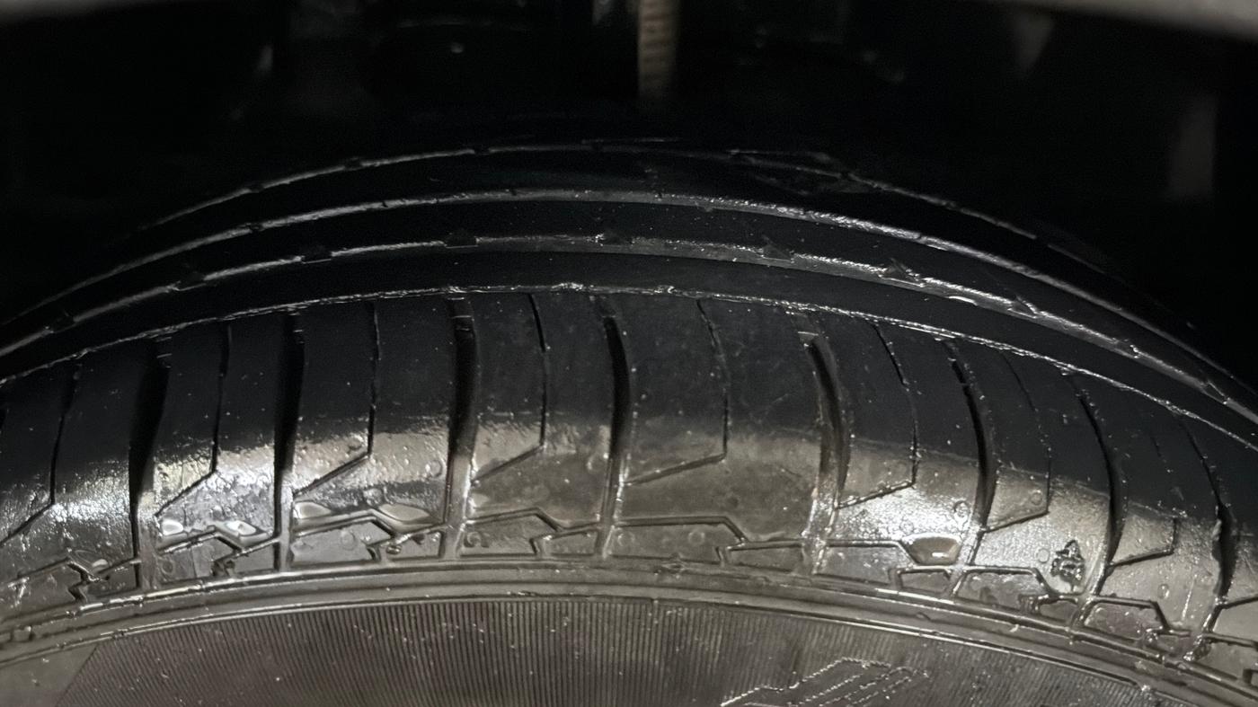 2021 Tata NEXON XZ PLUS PETROL SUNROOF, Petrol, Manual, 79,635 km, Right Front Tyre Tread