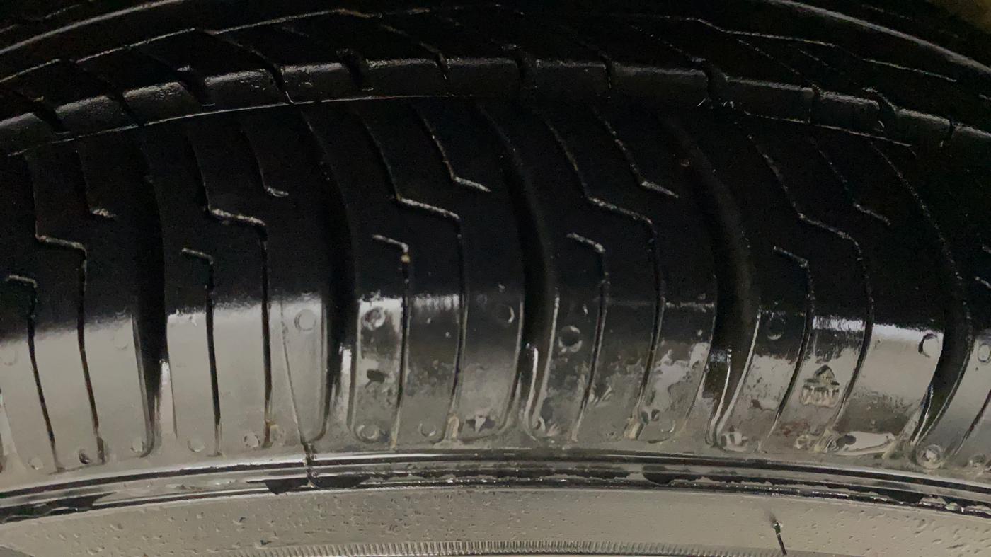 2022 Maruti XL6 ZETA MT, Petrol, Manual, 58,749 km, Right Front Tyre Tread