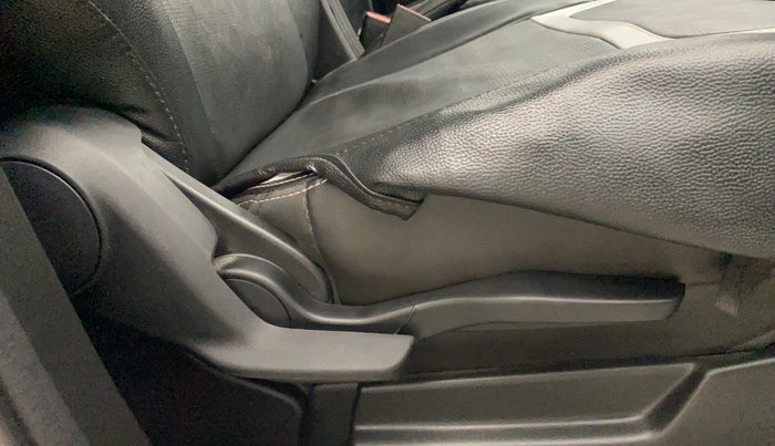 2022 Maruti XL6 ZETA MT, Petrol, Manual, 58,698 km, Driver Side Adjustment Panel