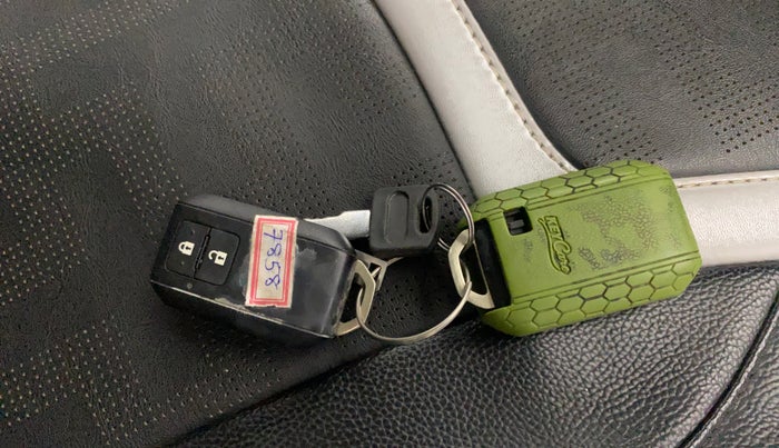 2022 Maruti XL6 ZETA MT, Petrol, Manual, 58,698 km, Key Close Up