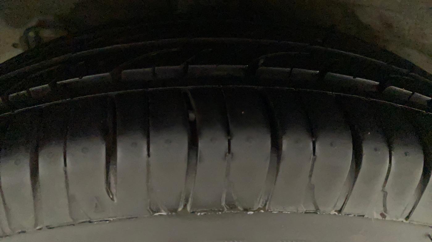 2018 Hyundai Grand i10 MAGNA AT 1.2 KAPPA VTVT, Petrol, Automatic, 33,768 km, Right Rear Tyre Tread