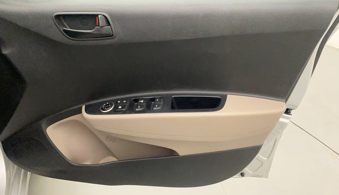 2018 Hyundai Grand i10 MAGNA AT 1.2 KAPPA VTVT, Petrol, Automatic, 33,768 km, Driver Side Door Panels Control
