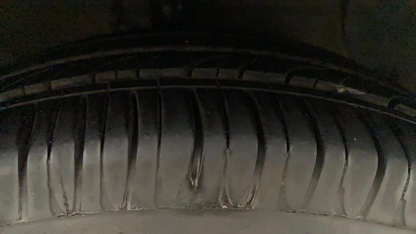 2018 Hyundai Grand i10 MAGNA AT 1.2 KAPPA VTVT, Petrol, Automatic, 33,768 km, Right Front Tyre Tread
