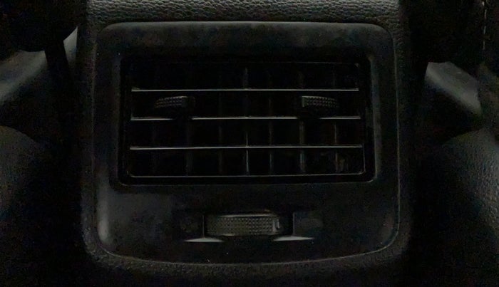 2018 Hyundai Grand i10 MAGNA AT 1.2 KAPPA VTVT, Petrol, Automatic, 33,768 km, Rear AC Vents