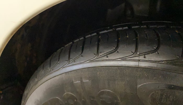 2020 Ford Ecosport TITANIUM 1.5 SPORTS(SUNROOF) PETROL, Petrol, Manual, 57,463 km, Right Front Tyre Tread