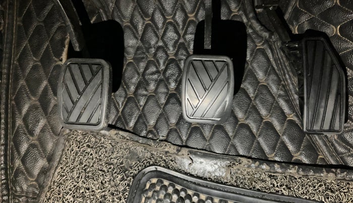 2018 Maruti Baleno DELTA PETROL 1.2, Petrol, Manual, 74,902 km, Pedals