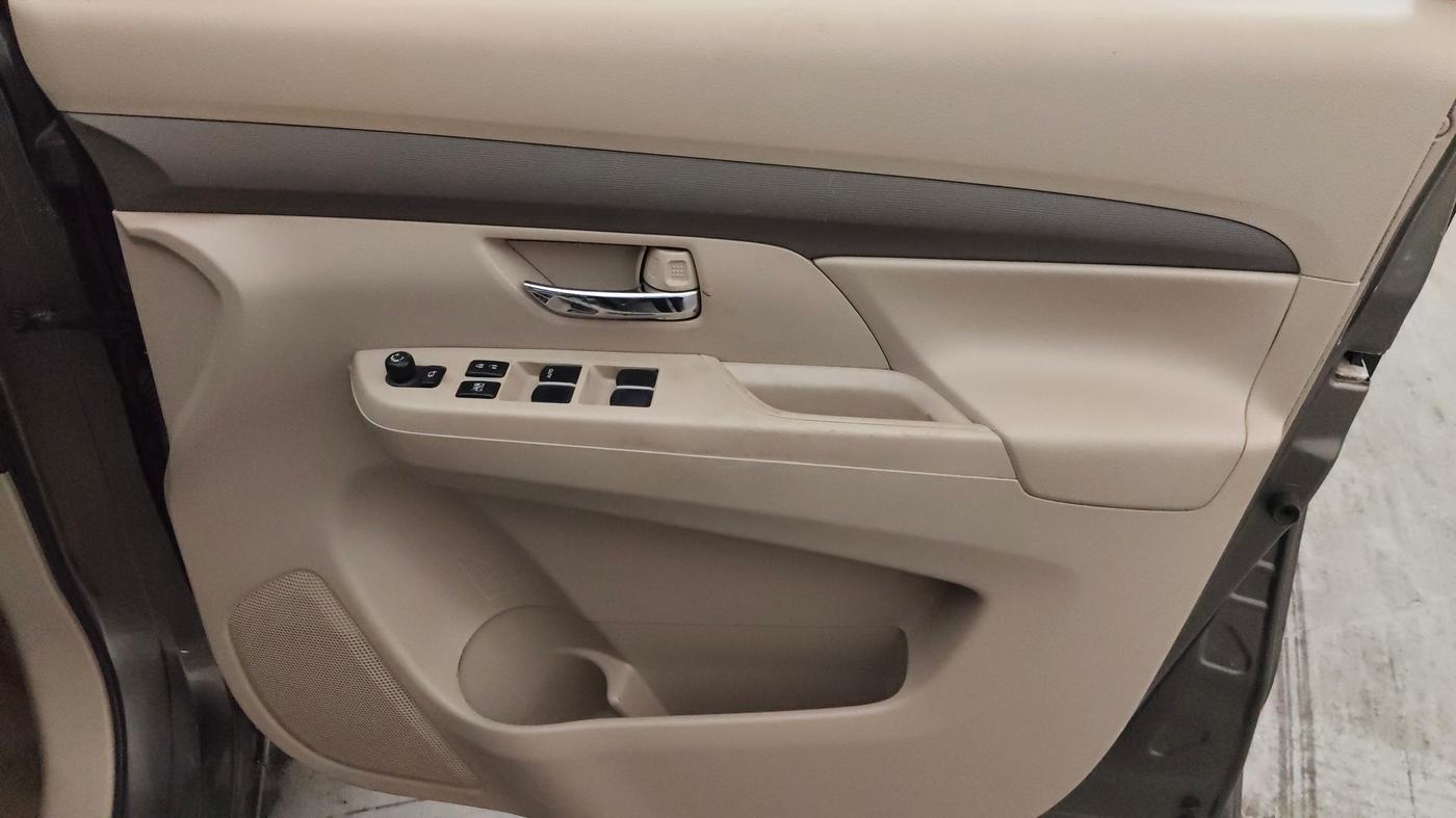 2021 Maruti Ertiga VXI CNG, CNG, Manual, 42,962 km, Driver Side Door Panels Control