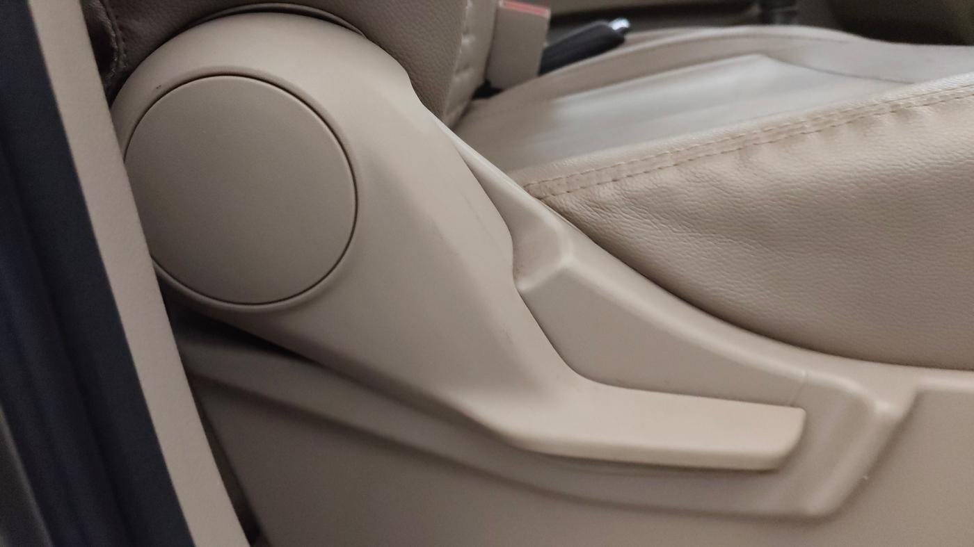 2021 Maruti Ertiga VXI CNG, CNG, Manual, 42,962 km, Driver Side Adjustment Panel