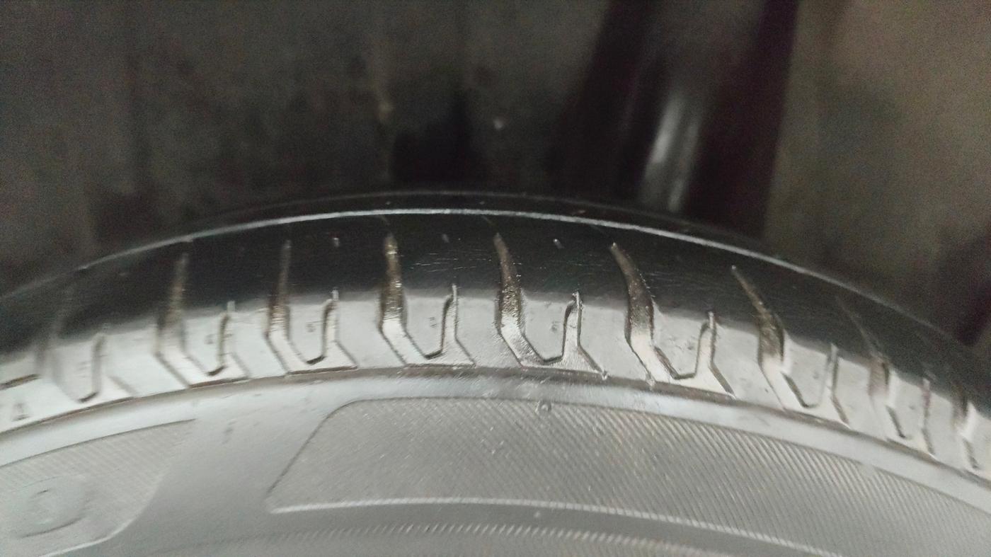2021 Maruti Ertiga VXI CNG, CNG, Manual, 42,962 km, Left Rear Tyre Tread