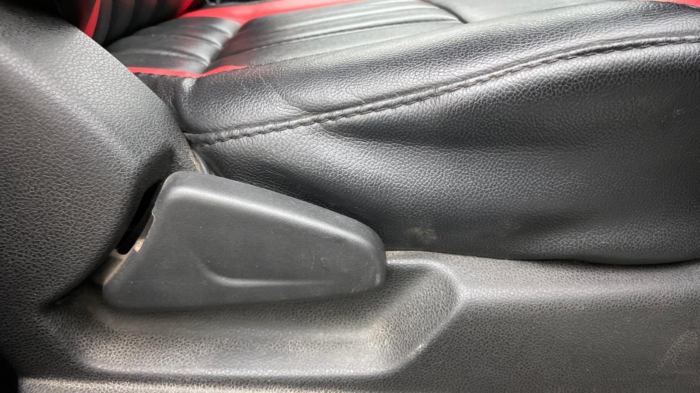 2017 Renault Kwid RXL, Petrol, Manual, 28,009 km, Driver Side Adjustment Panel