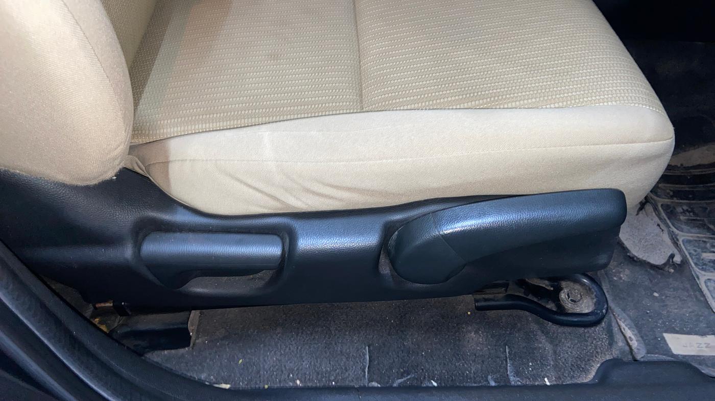 2017 Honda Jazz 1.2L I-VTEC V, CNG, Manual, 64,946 km, Driver Side Adjustment Panel