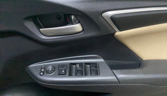 2017 Honda Jazz 1.2L I-VTEC V, CNG, Manual, 64,946 km, Driver Side Door Panels Control