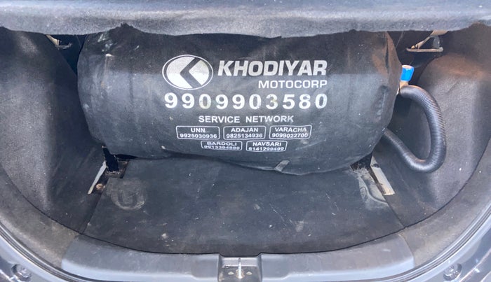 2017 Honda Jazz 1.2L I-VTEC V, CNG, Manual, 64,946 km, Boot Inside