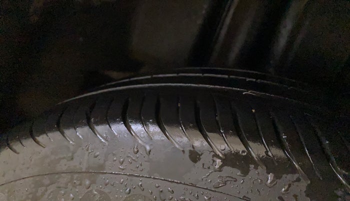 2023 Maruti Ciaz ZETA 1.5 SHVS MT PETROL, Petrol, Manual, 67,150 km, Right Rear Tyre Tread