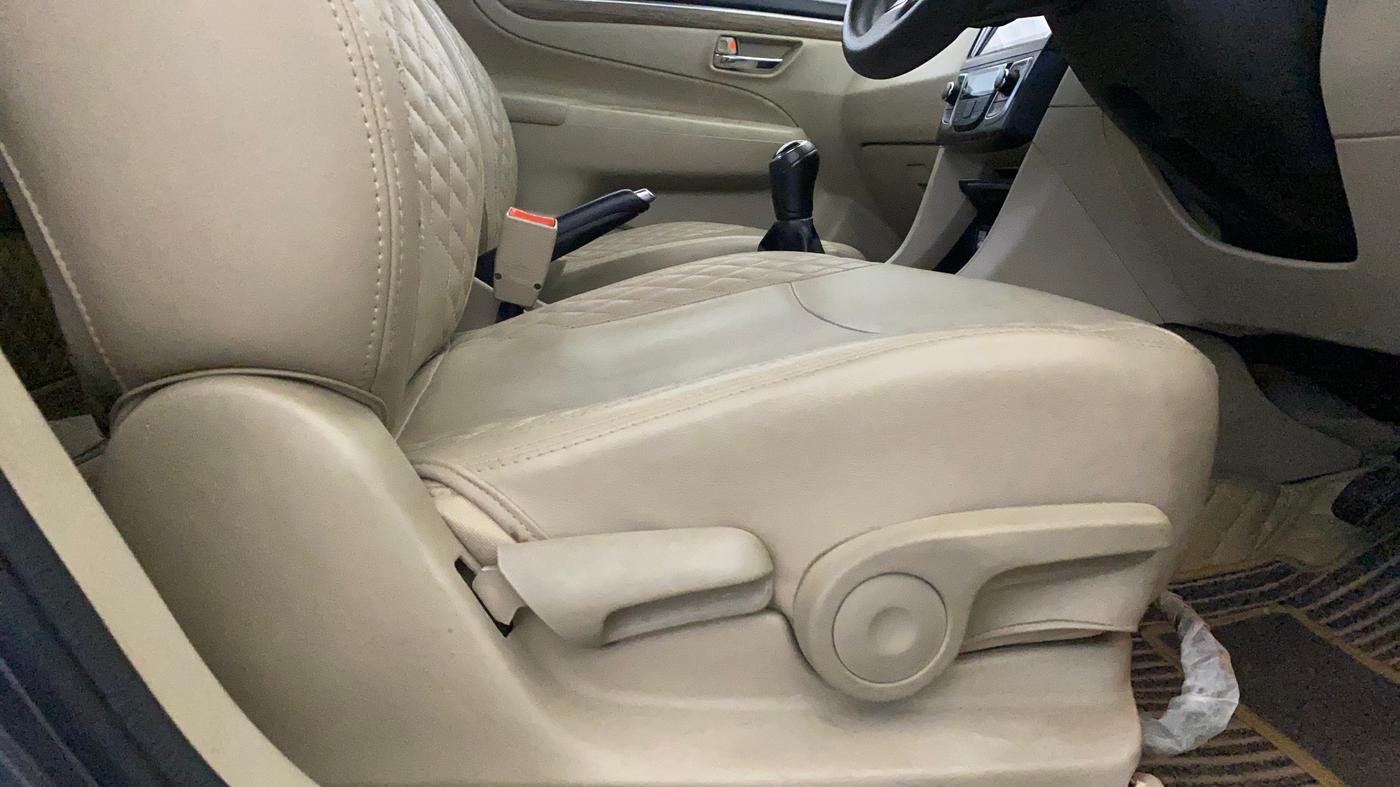 2023 Maruti Ciaz ZETA 1.5 SHVS MT PETROL, Petrol, Manual, 70,512 km, Driver Side Adjustment Panel