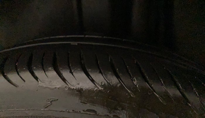 2023 Maruti Ciaz ZETA 1.5 SHVS MT PETROL, Petrol, Manual, 67,150 km, Left Rear Tyre Tread