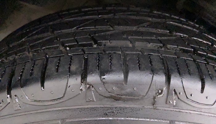 2019 Jeep Compass LIMITED 1.4 AT, Petrol, Automatic, 3,839 km, Right Rear Tyre Tread