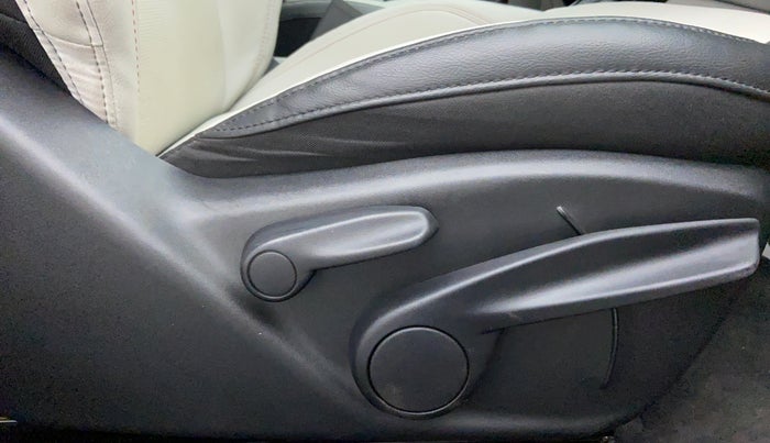 2019 Jeep Compass LIMITED 1.4 AT, Petrol, Automatic, 3,839 km, Driver Side Adjustment Panel