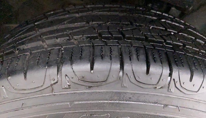 2019 Jeep Compass LIMITED 1.4 AT, Petrol, Automatic, 3,839 km, Right Front Tyre Tread