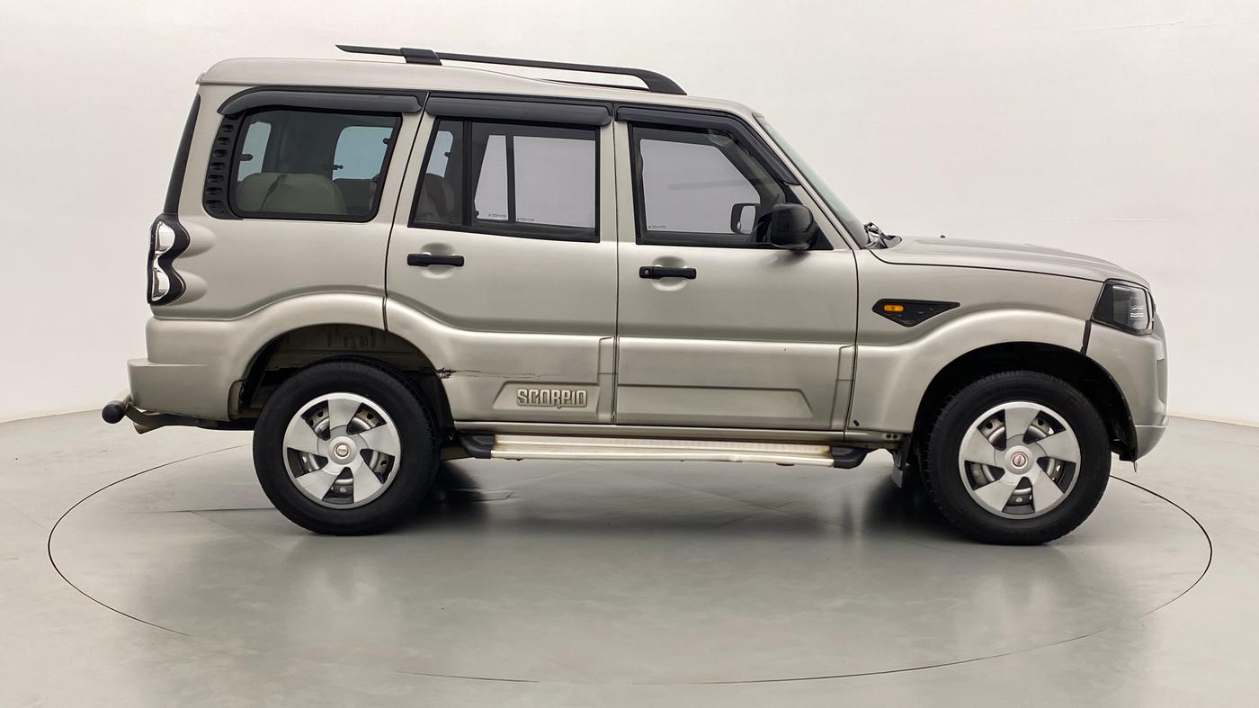 2015 Mahindra Scorpio S4PLUS, Diesel, Manual, 63,606 km, Right Side View