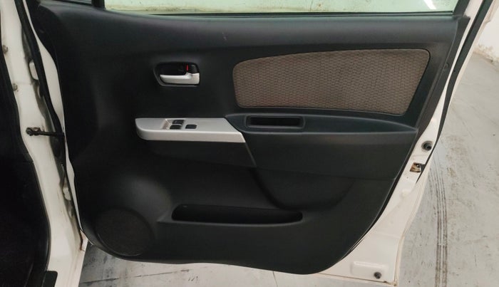 2013 Maruti Wagon R 1.0 LXI, CNG, Manual, 93,957 km, Driver Side Door Panels Control
