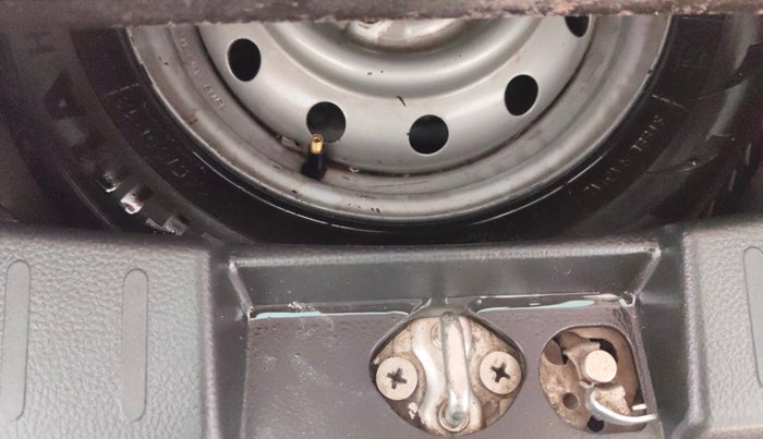 2013 Maruti Wagon R 1.0 LXI, CNG, Manual, 93,957 km, Spare Tyre