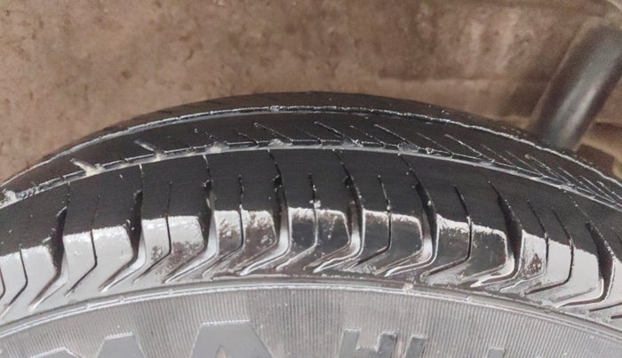 2013 Maruti Wagon R 1.0 LXI, CNG, Manual, 93,957 km, Left Rear Tyre Tread