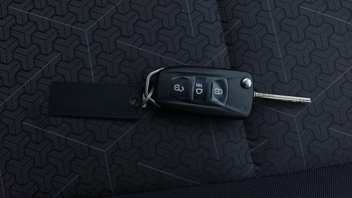 2022 Tata PUNCH ADVENTURE RHYTHM PACK MT, Petrol, Manual, 57,400 km, Key Close Up