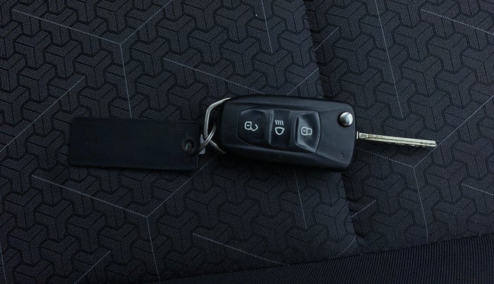 2022 Tata PUNCH ADVENTURE RHYTHM PACK MT, Petrol, Manual, 57,400 km, Key Close Up