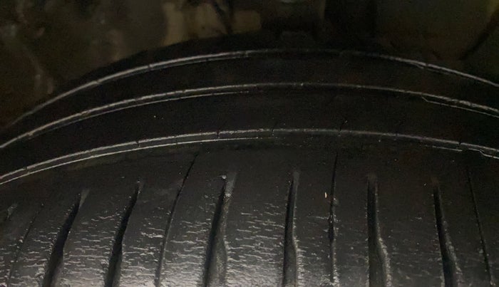 2016 Hyundai Elite i20 ASTA 1.4 CRDI (O), Diesel, Manual, 96,143 km, Right Front Tyre Tread