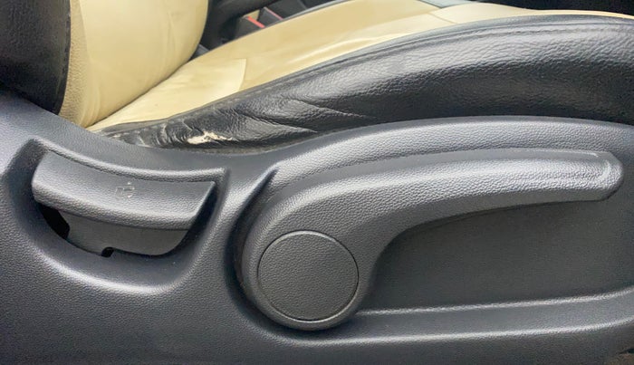 2016 Hyundai Elite i20 ASTA 1.4 CRDI (O), Diesel, Manual, 96,143 km, Driver Side Adjustment Panel