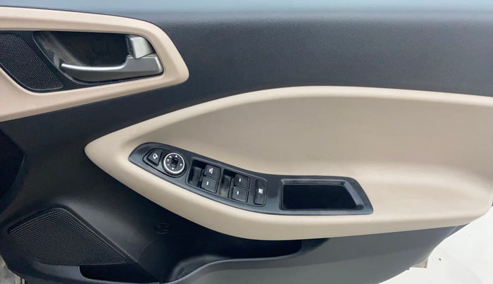 2016 Hyundai Elite i20 ASTA 1.4 CRDI (O), Diesel, Manual, 96,143 km, Driver Side Door Panels Control